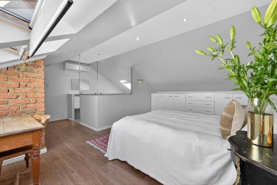 2 Bedroom Property for Sale in Oranjezicht Western Cape